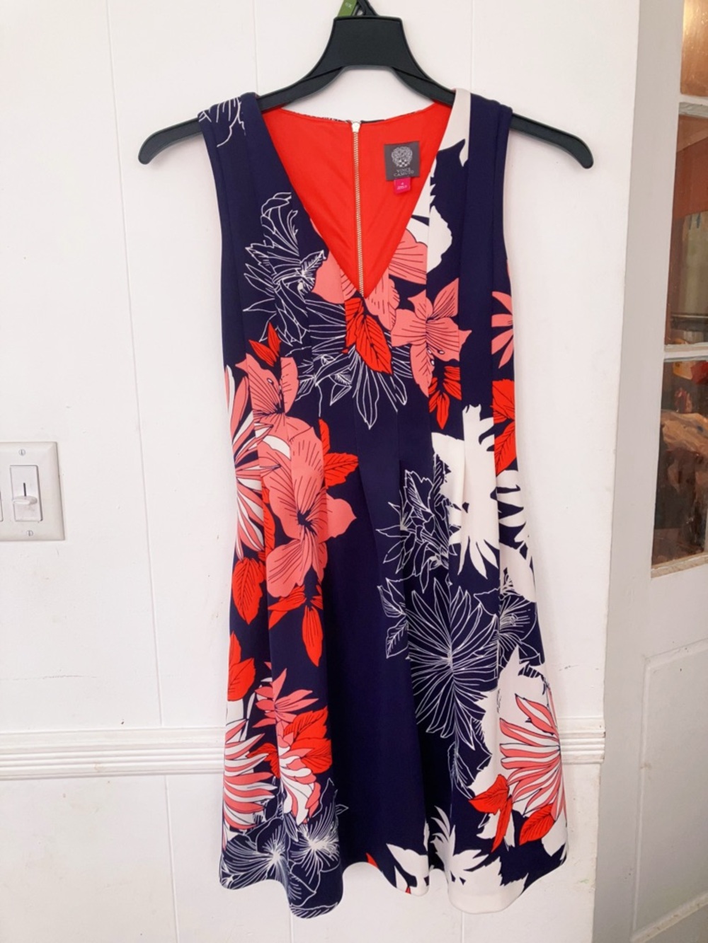 Vince Camuto navy floral dress size 4